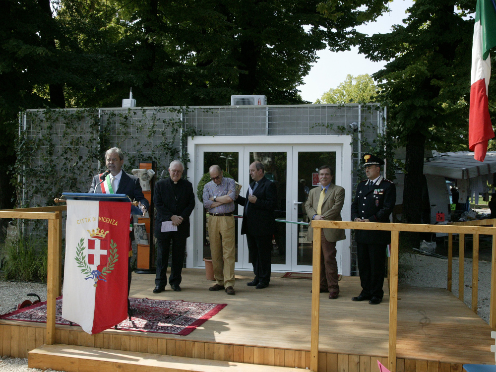 L'inaugurazione della biblioteca in Campo Marzo